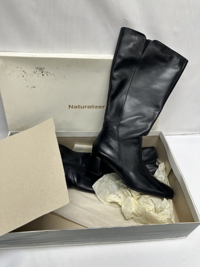 Naturalizer Ladies Boots (Size 8M)