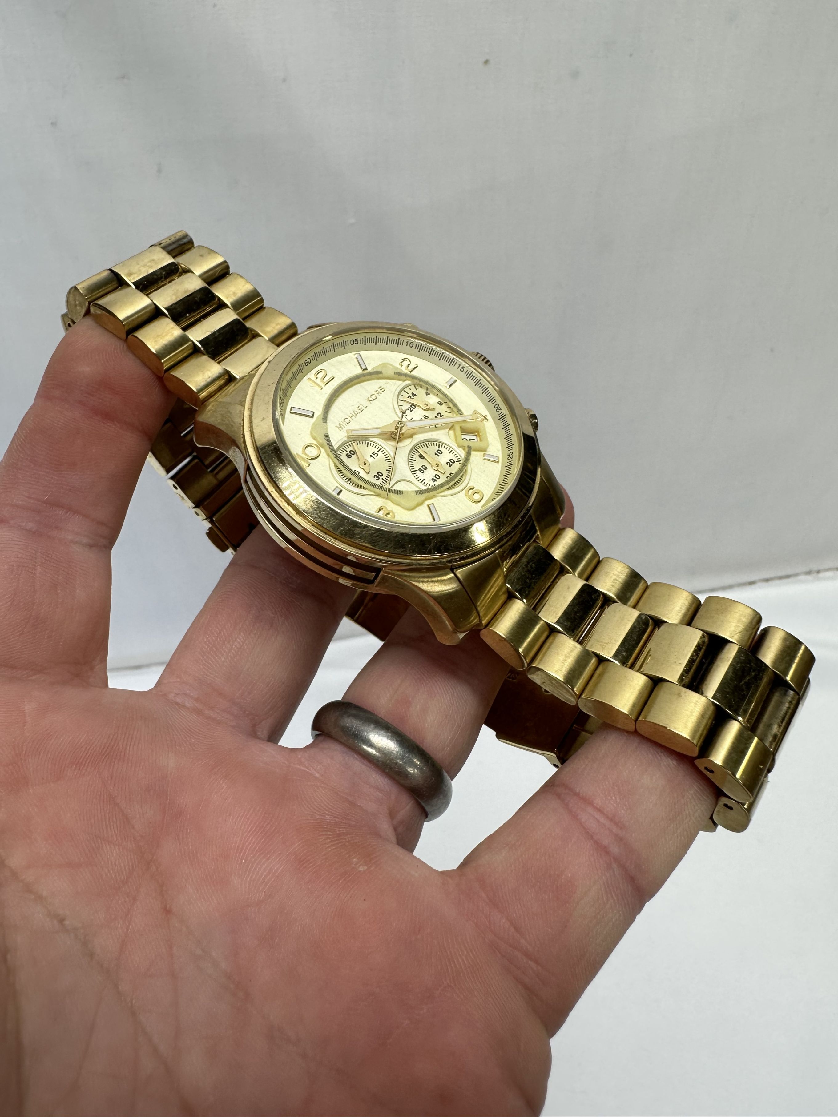 Man's Michael Kors #2512202 Watch | Proxibid Man's Michael Kors #2512202 Watch | Proxibid