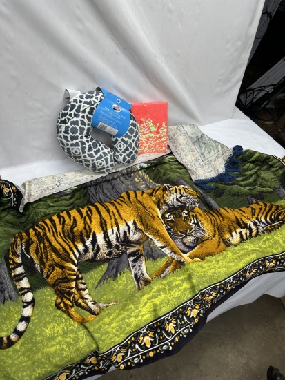 Box Lot/Tiger Wall Tapestry, Travel Pillow, ETC