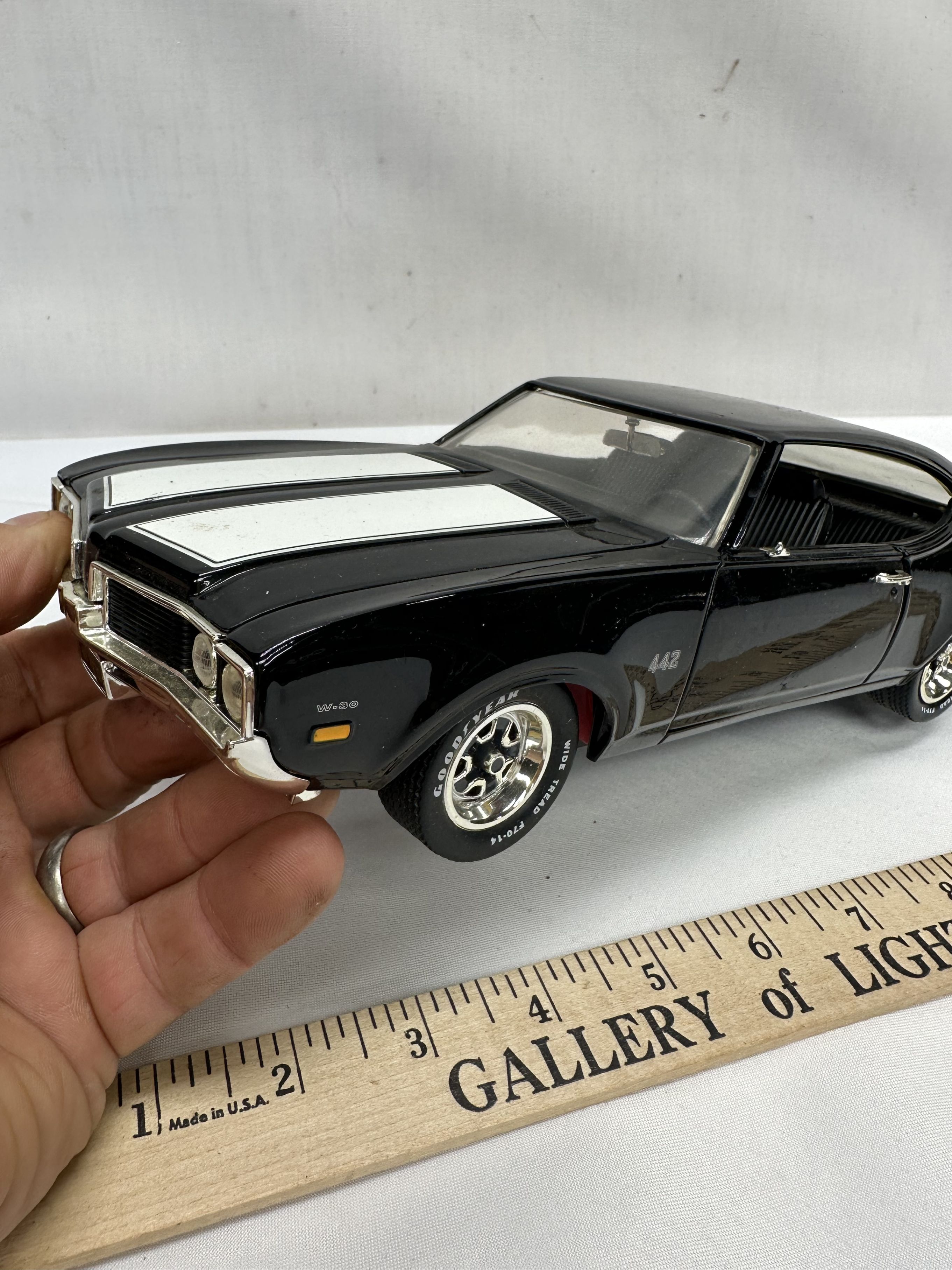 ERTL 1/18 Scale Oldsmobile 442 Die Cast | Proxibid