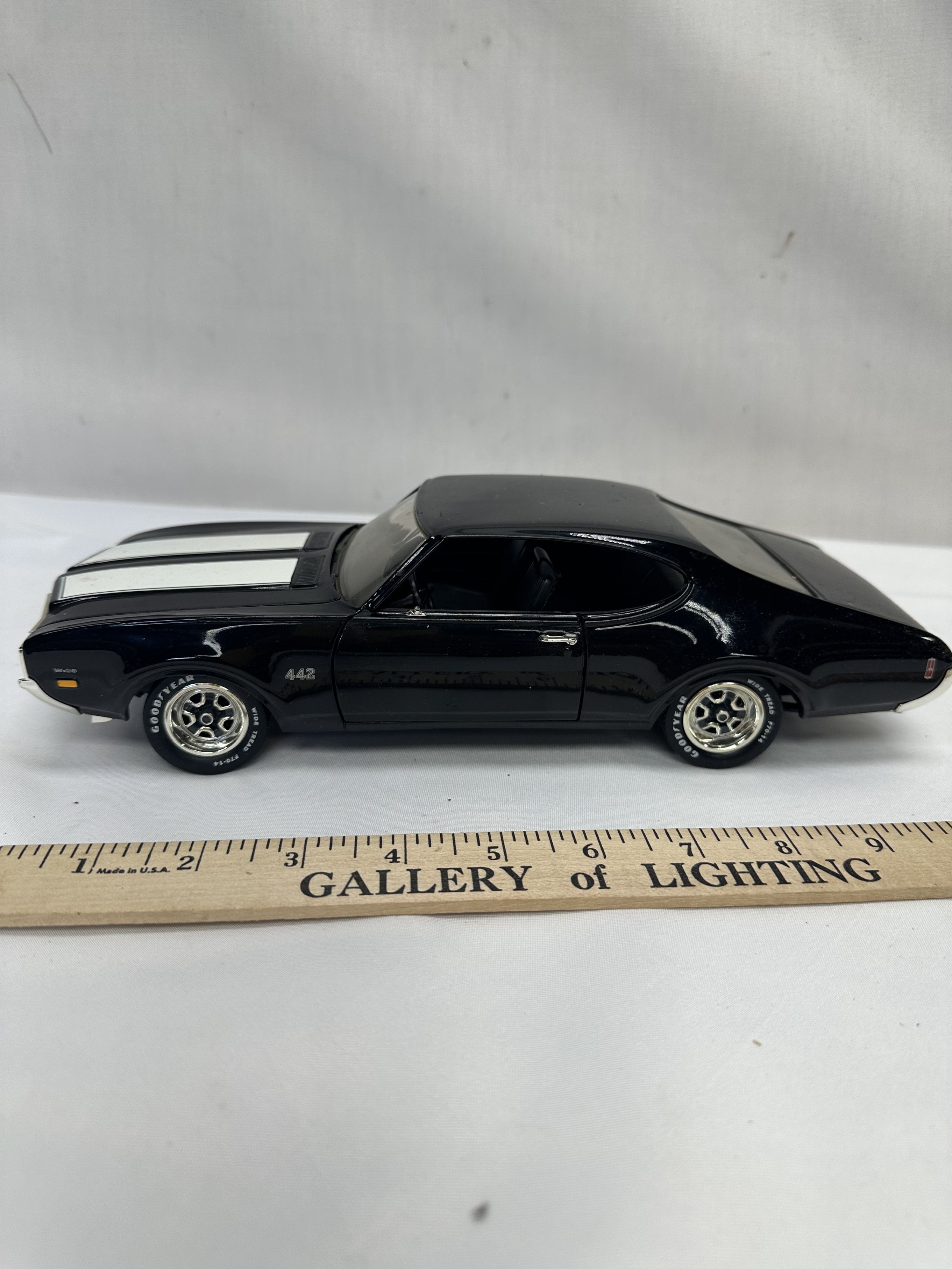 ERTL 1/18 Scale Oldsmobile 442 Die Cast | Proxibid