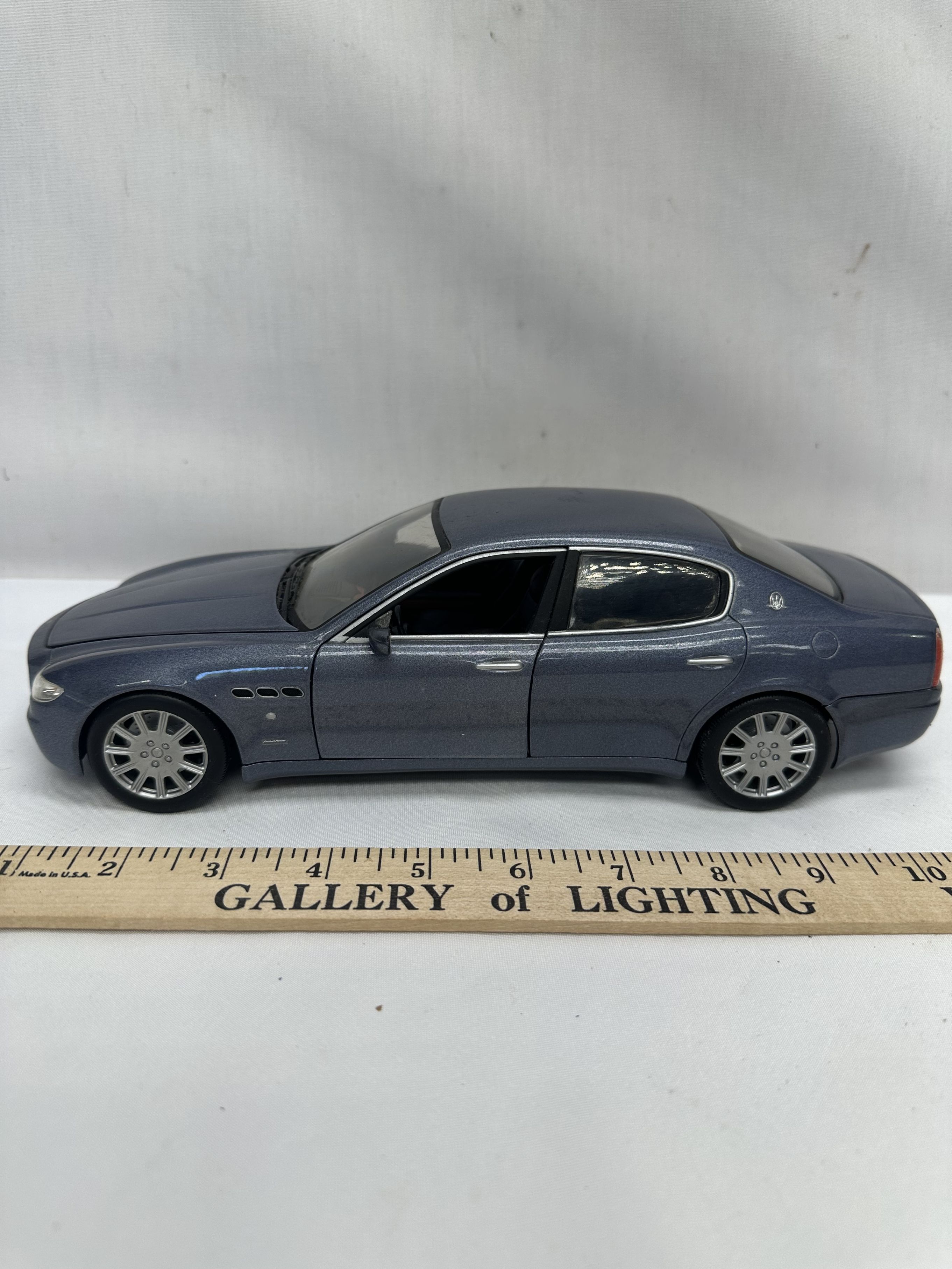 Hotwheels 1 18 Scale Maserati Quattroporte Die Proxibid