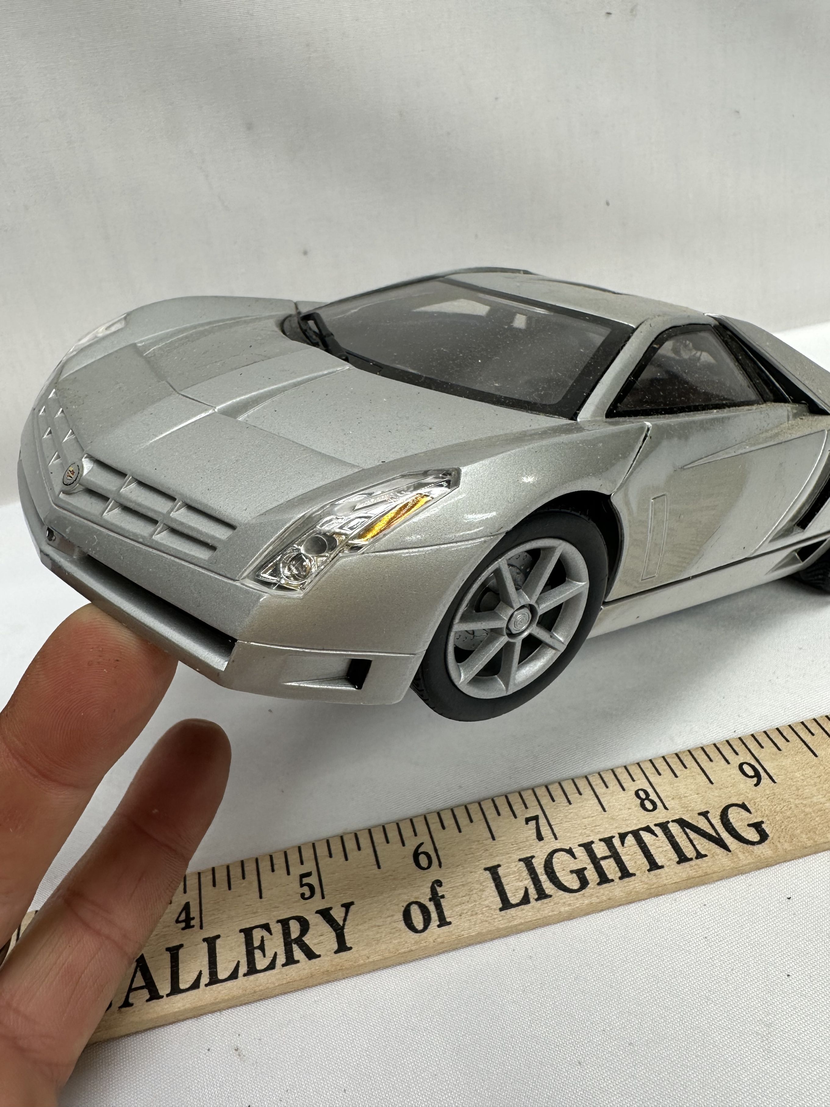 Hotwheels 1/18 Scale Cadillac Cien Die Cast | Proxibid