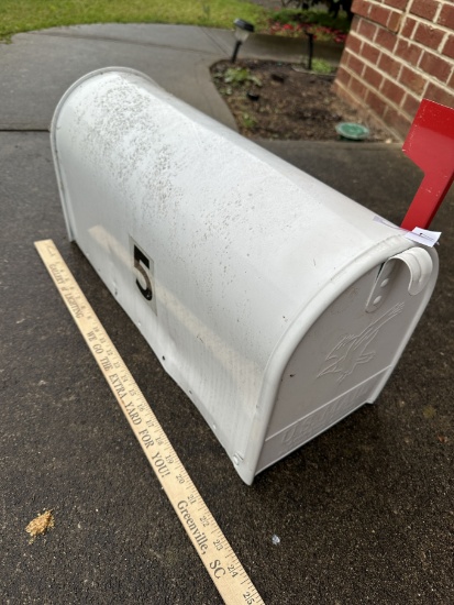 Large White Gibraltar Metal Mailbox
