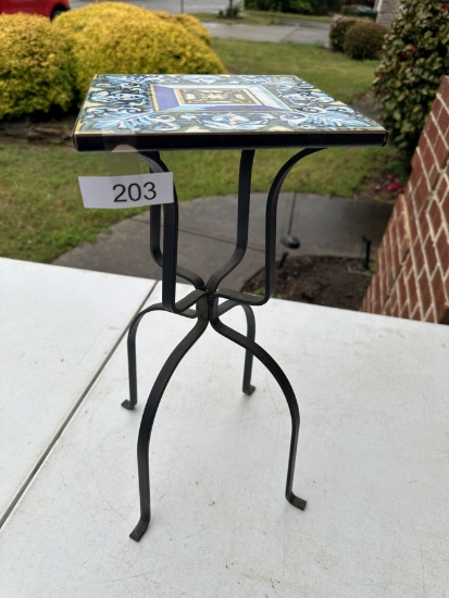 Approx 18 Inch Tall Metal Planter Stand
