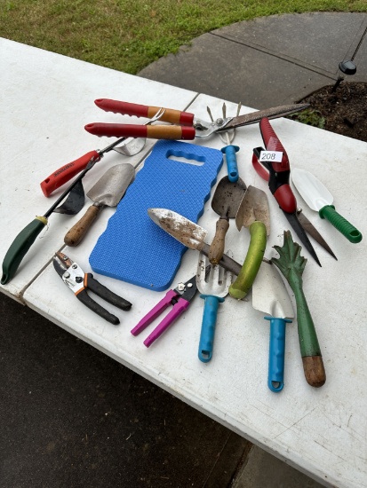 Box Lot/Gardening Tools