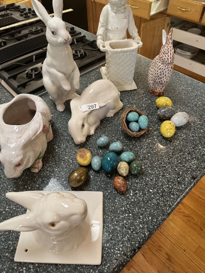 Box Lot/Rabbit Décor, Porcelain Pieces, Eggs, ETC