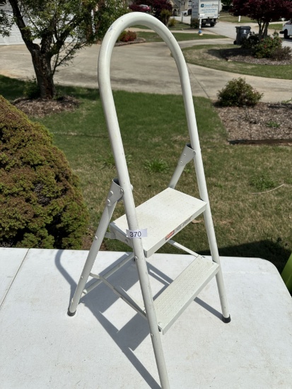 Folding 2 Step Ladder (Local Pick Up Only)