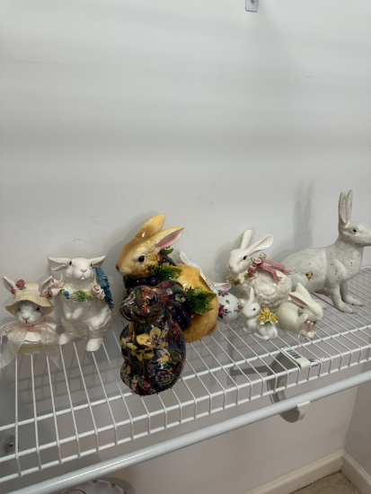 Box Lot/Bunny Décor Pieces