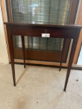 Vintage Light Weight Wood Accent Table/Side Table (Local Pick Up Only)