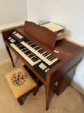 Very Nice Vintage CONN Electric Organ/8 Pedals with Bench (Local Pick Up Only)