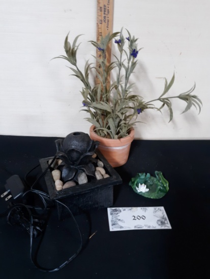 Misc. Lot, Fountain (untested), Potted Flower, frog
