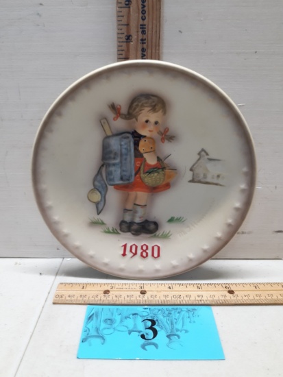 Vintage 1980 Hummel Goebel Collector Plate, School Girl
