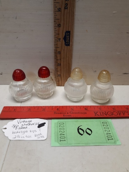 Vtg Ribbed Salt &Pepper Shakers