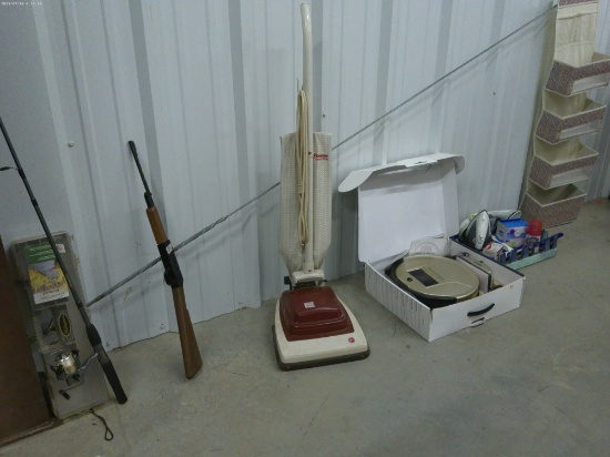 upright vacuum, hoover brand in nice shape does work