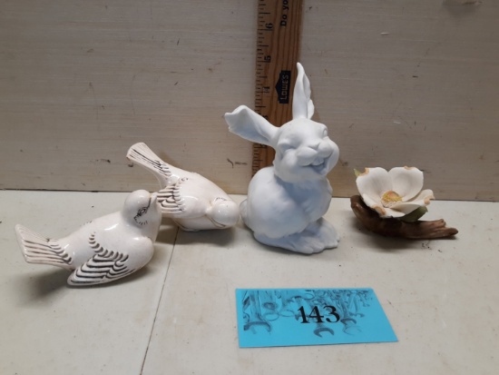 Misc Lot, Birds, Rabbit, Magnolia (small Chip)