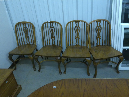 dinning chairs, lot of 4 matching chairs all wood backs are 40in tall and seats are 22in wide