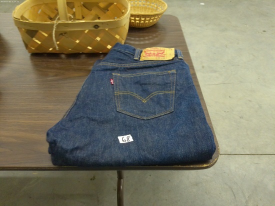 levi jeans, very nice pair men's 38x32