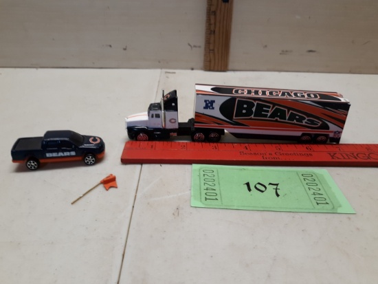 1993 Chicago Bears Ford Aeromax Team Hauler, Die Cast Truck, flag