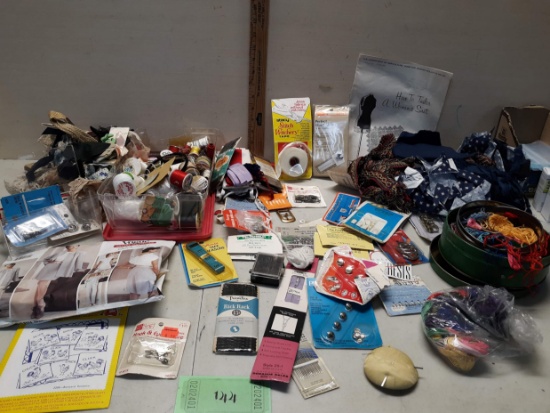 Misc Sewing/Craft Lot, thread, zippers, patterns and more
