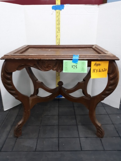 Wooden End table, Great Project Piece