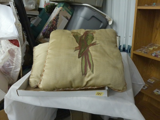 throw pillows, lot of 2 parrot design throw pillows 16in sq