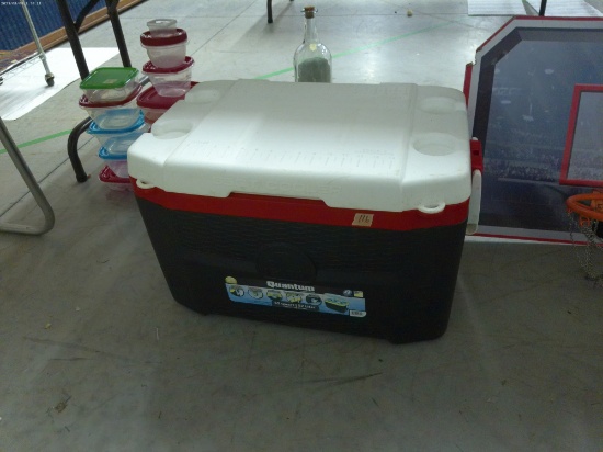 cooler, very nice igloo quantum 55 quart chest cooler