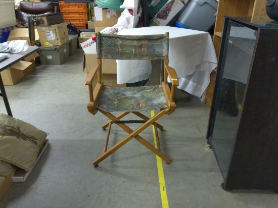 directors chair, wood folding chair with golfer design seat is 22in wide