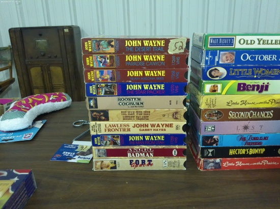 john wayne westerns on vhs, lot of 10 total includes some rare films