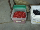 roofing nails, large bucket full of 1in size