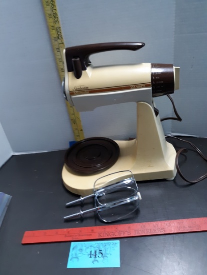 Vintage Sunbeam Mixmaster, powers on
