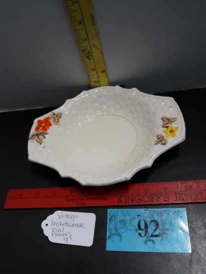 Vintage basketweave tray with oval flowers