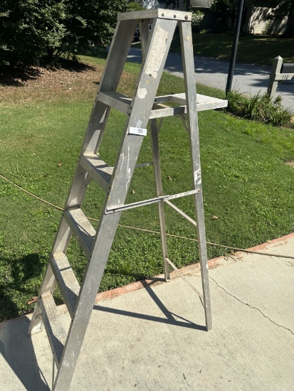 5ft Aluminum Step Ladder (Local Pick Up Only)