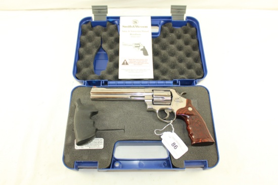 Smith & Wesson Model 629-6 .44 Mag. Revolver.  Like New!