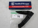 Smith & Wesson Extreme OPS Lock-Blade Knife