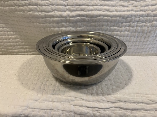 (7) Stainless Steel Mixing Bowls