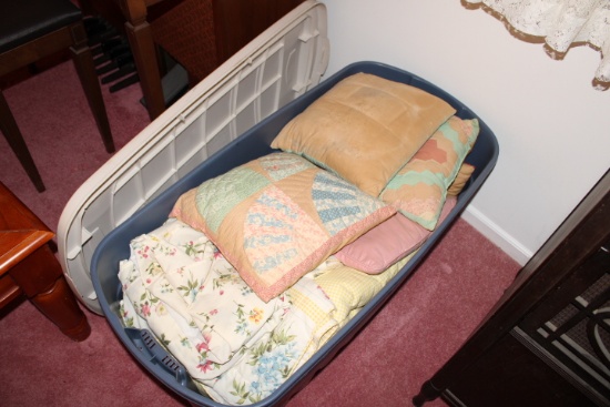Large Rubbermaid Tote w/Pillows and Blankets