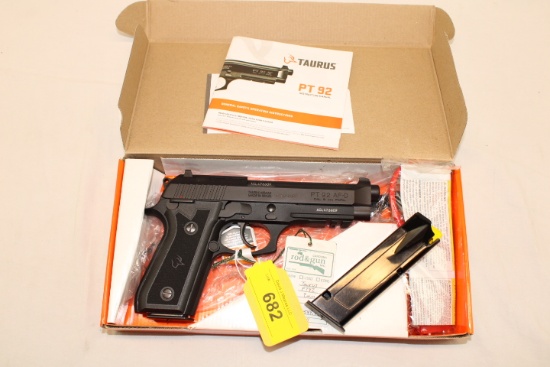 Taurus "PT 92 AF-D" 9mm PARA Pistol w/2 Mags.  New!