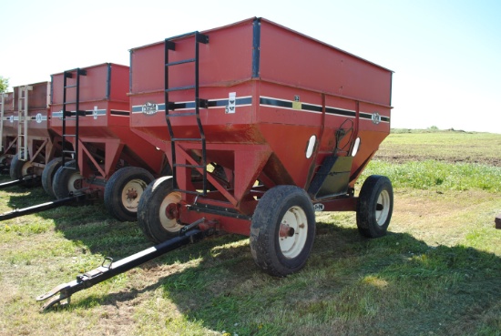 J&M 400 Bushel Grain Box, 12 Ton J&M running gear with extendable hitch