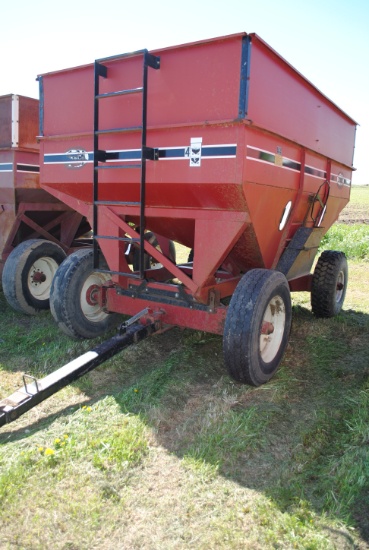 J&M 400 Bushel Grain Box, 12 Ton J&M running gear with extendable hitch