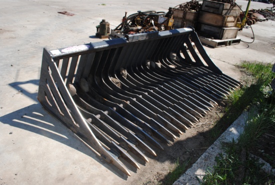 Virnig 72" rock bucket - like new