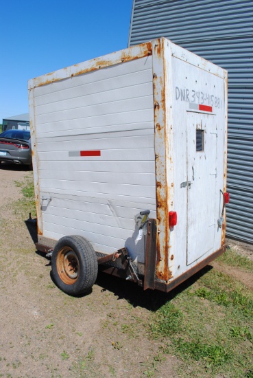 4' x 6' crank down spearing house on wheels
