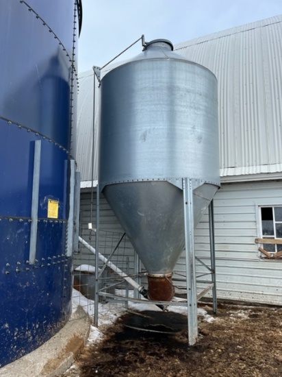 6-ton feed tank w/flex auger