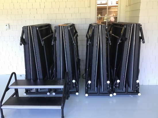 PORTABLE STAGE