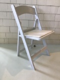 WHITE RESIN GARDEN FOLDING CHAIRS
