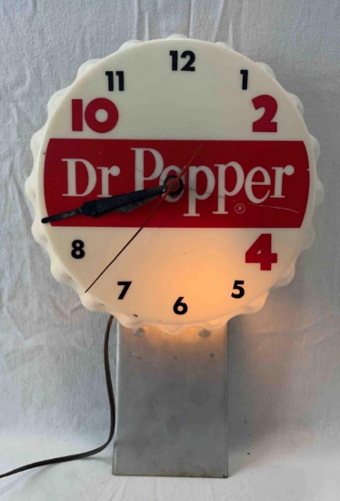 Dr. Pepper Lighted Bottle Cap Clock w/ Bracket