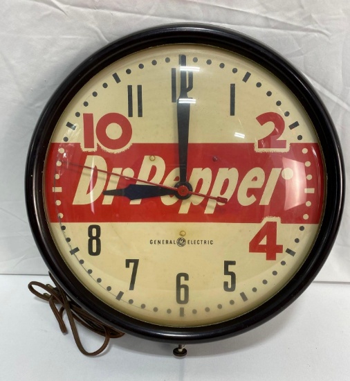 Dr. Pepper 10-2-4 GE Electric Clock