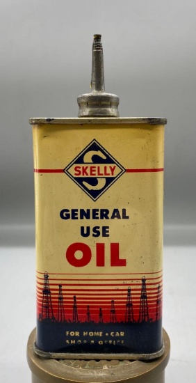 Skelly Lead Top Handy Oiler w/ Oil Derricks