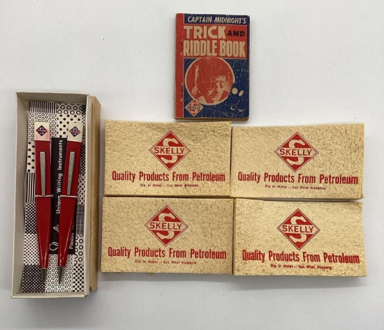 Skelly Pen Set w/ Dice, Riddle Book and Four Cleaning Sponges