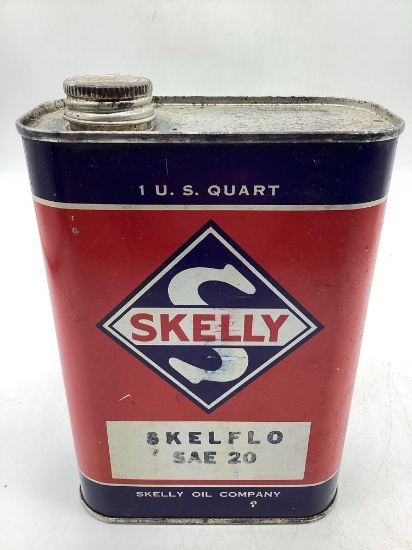 Skelly One Quart Oil Can